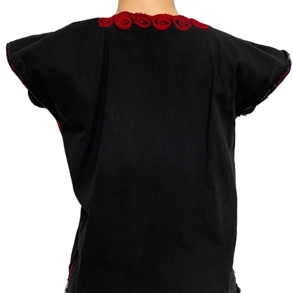 Mexican Embroidered Black Shirt Blouse Red Green Floral Pattern Artisanal Size M - Picture 7 of 7